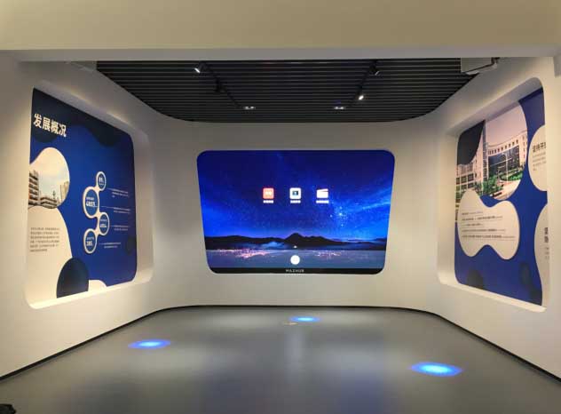廣州開發(fā)區(qū)科學(xué)廣場	展廳	MAXHUB LED一體機(jī)220寸